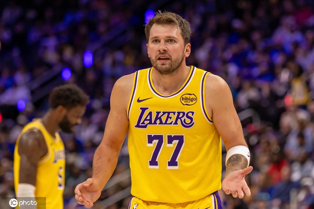 NBA球队市值前10：勇士队113.3亿排名第一 湖人队100亿排名第二