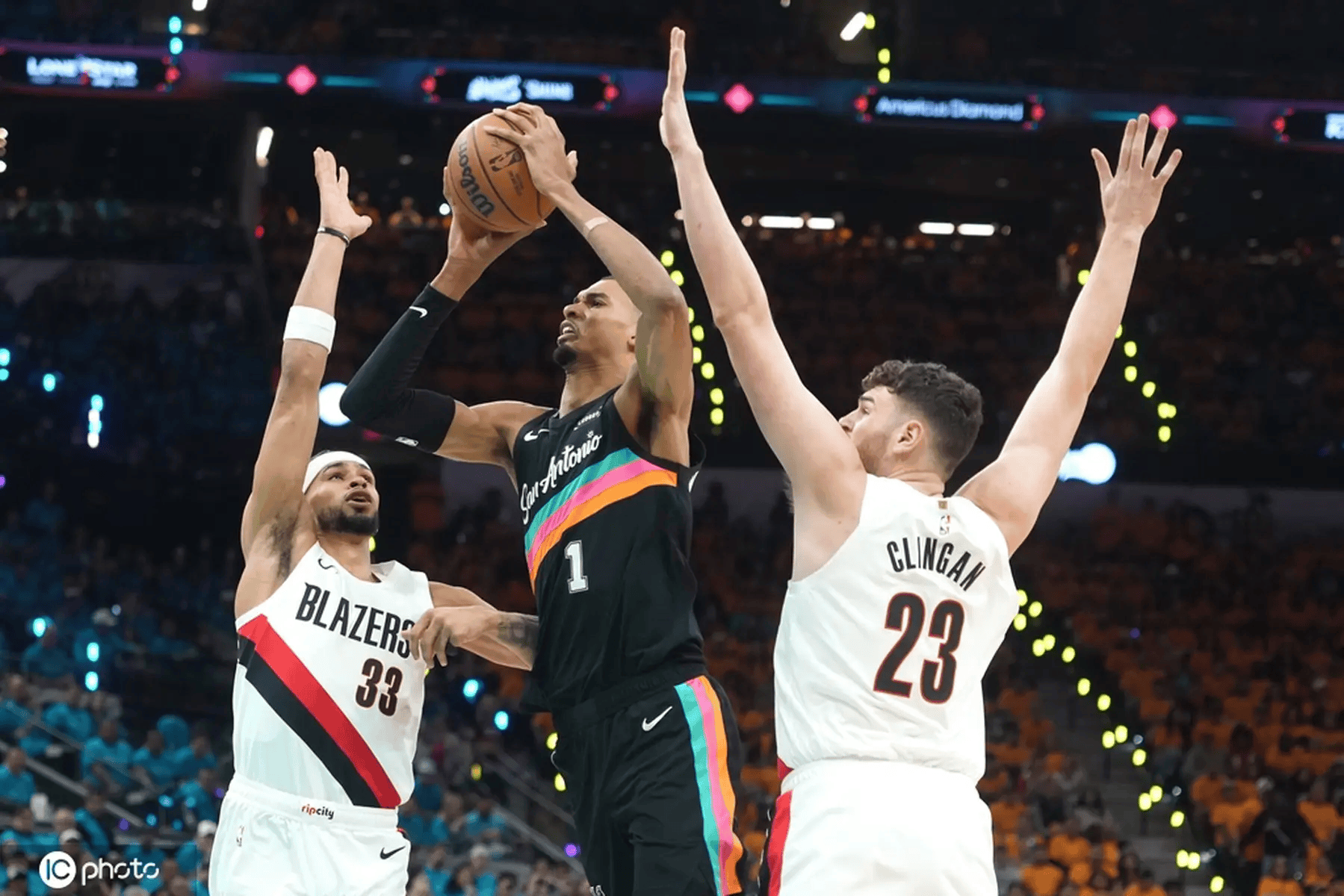 称号：文亚玛荣获年度最佳防守球员 全票当选+史上最年轻DPOY
